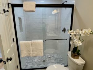 Bedroom #1 -Main level Master /ensuite w/ walk-in shower