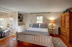 Main level primary bedroom