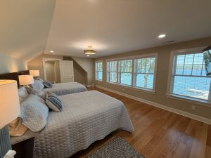 2nd Floor Bedroom #5-2 Queen Beds w/Ensuite Bathroom - Lakeside