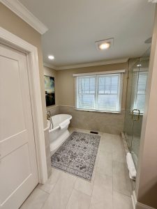 Bathroom 1 -Main Floor Soaking Tub, Walk-in shower, Water Closet, Double Sinks
